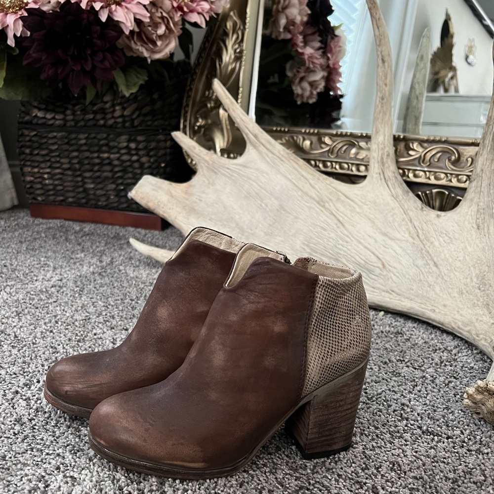 Freebird Darius size 6